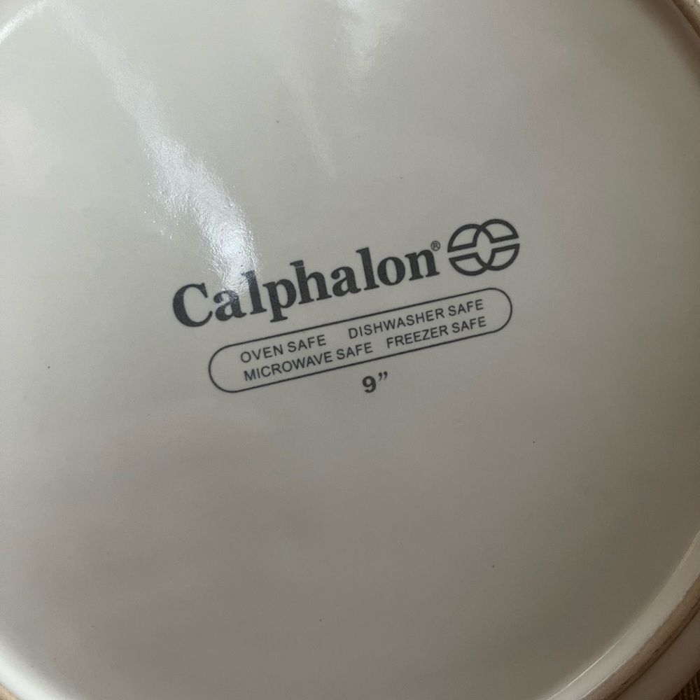 Calphalon off-White 9inch Ceramic pie pan/Serving Dish with Handles - Picture 10 of 16